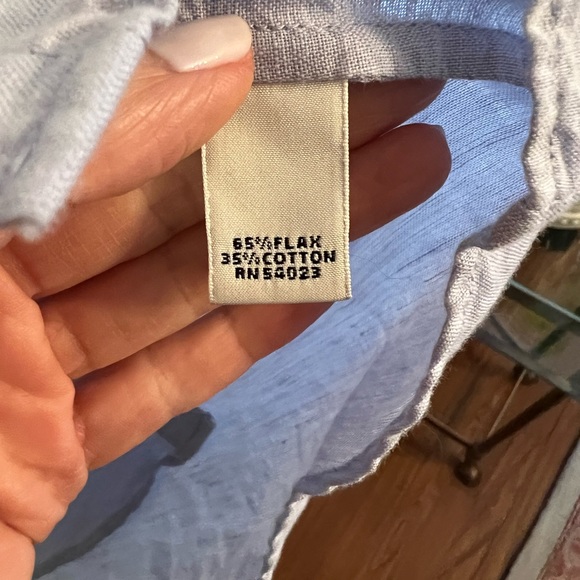 Banana Republic light blue flax (linen)/cotton blend button down w/ roll sleeve - Picture 9 of 11